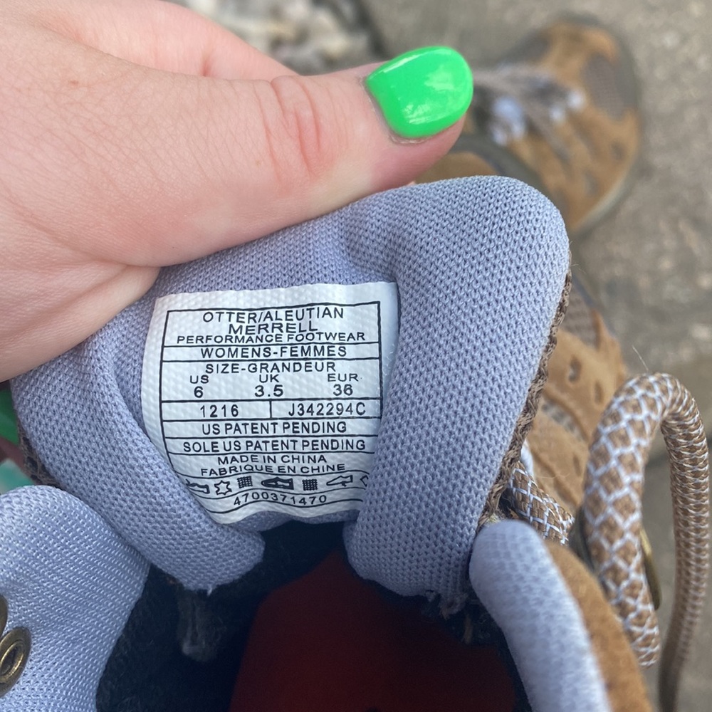 Merrell Hiking Boots - Picture 8 of 8